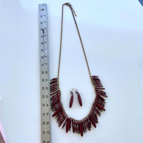 Unique Spires Burgundy Beaded Long Gold Tone Necklace Set with Earrings - Picture 5 of 6